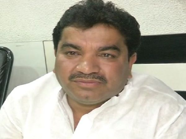 विधायक संजय शुक्ला क्राइसिस मैनेजमेंट की बैठक में लिए गए फैसले से हुए नाराज।