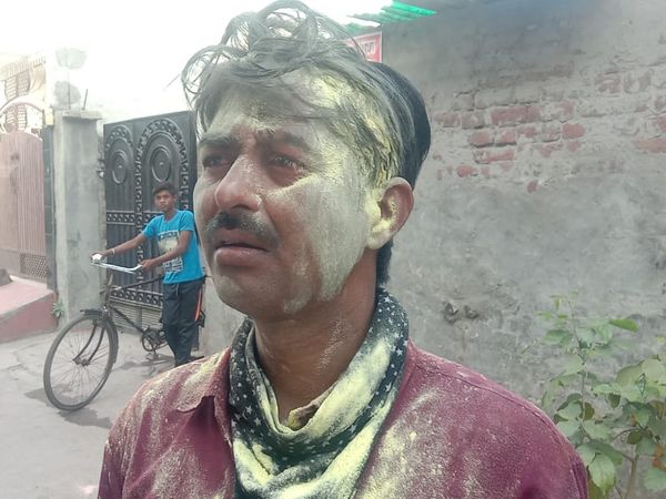 Saying Happy Holi, putting chilli powder in the eyes instead of color, snatched bike riders robbed mobile | होली मुबारक कह रंग की जगह आंखों में मिर्ची पाउडर डाल मोबाइल छीनकर फरार हुए बाइक सवार लुटेरे