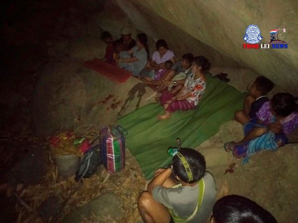 विद्रोही गुट का कहना है कि वह उन लोगों को शरण दे रहा है, जो सेना की कार्रवाई से डरकर उनके इलाके में आए हैं।