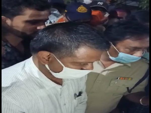 ग्रामीण एएसपी शिवेश सिंह बघेल के आश्वासन पर समाप्त हुआ धरना।