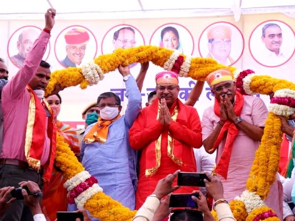 बीजेपी प्रत्याशी के समर्थन में जनसभा को संबोधित करने राजसमंद पहुंचे गुलाबचंद कटारिया, सतीश पूनिया और गजेंद्र सिंह शेखावत। - Dainik Bhaskar