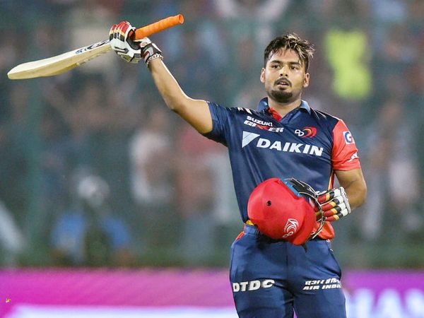 पंत ने IPL में अब तक एक सेंचुरी लगाई है। उन्होंने 2018 में सनराइजर्स हैदराबाद के खिलाफ 63 गेंदों पर 128 रन की पारी खेली थी। हालांकि, यह मैच दिल्ली हार गई थी। हैदराबाद की ओर से धवन ने नाबाद 92 रन और केन विलियम्सन ने 83 रन बनाकर मैच जिताया था।