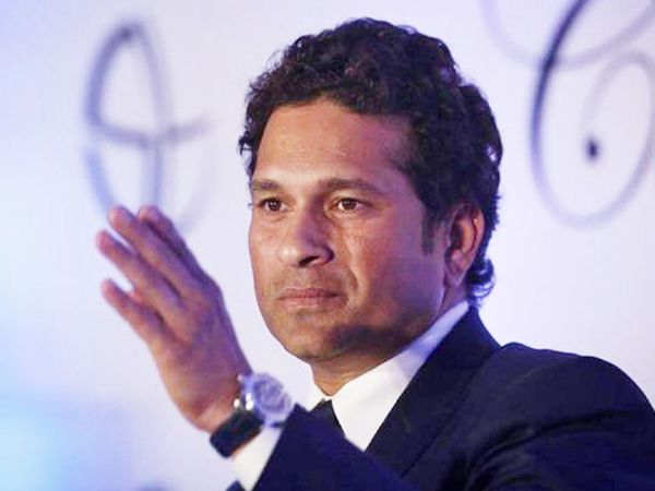 सचिन तेंदुलकर को एहतियात के तौर पर अस्पताल में भर्ती कराया गया है। - Dainik Bhaskar