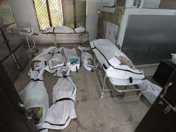 12 X18 साइज की मरच्यूरी में 22 शव जैसे-तैसे रखे गए। फोटो: संतोष झा