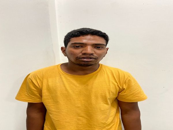 महाराष्ट्र नव निर्माण सेना के नेता जमील अहमद शेख की हत्या के मुख्य हत्यारोपी शूटर इरफान को लखनऊ के विभूतिखण्ड इलाके से गिरफ्तार कर लिया है। - Dainik Bhaskar