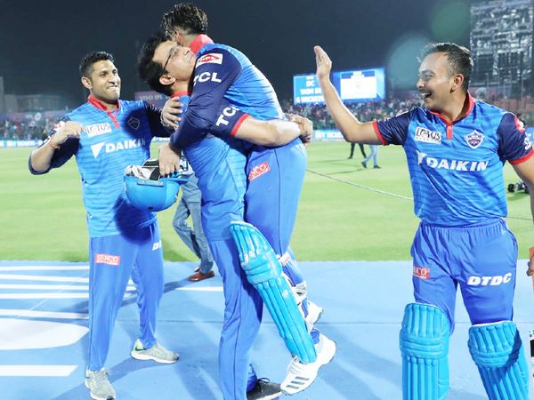 2019 IPL में गांगुली ने पंत को गोदी में उठा लिया था।