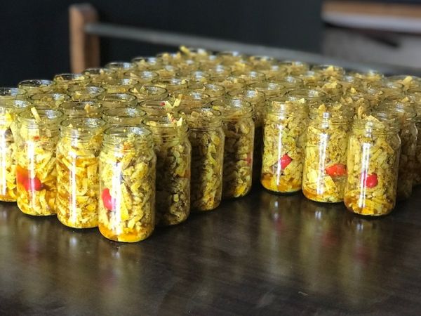 ये Bamboo shoots है जो बांस की एक खास तरह की किस्म से तैयार किया जाता है। इसमें प्रोटीन, कार्बोहाइड्रेट, मिनरल्स और फाइबर जैसे कई जरूरी पोषक तत्व होते हैं।