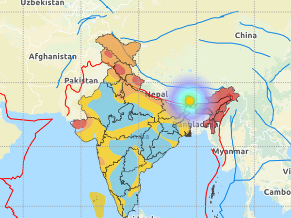 भूकंप का केंद्र सिक्किम की राजधानी गंगटोक से 25 किमी पूर्व और उत्तर पूर्व की तरफ जमीन में 10 किलोमीटर की गहराई पर था। - Dainik Bhaskar