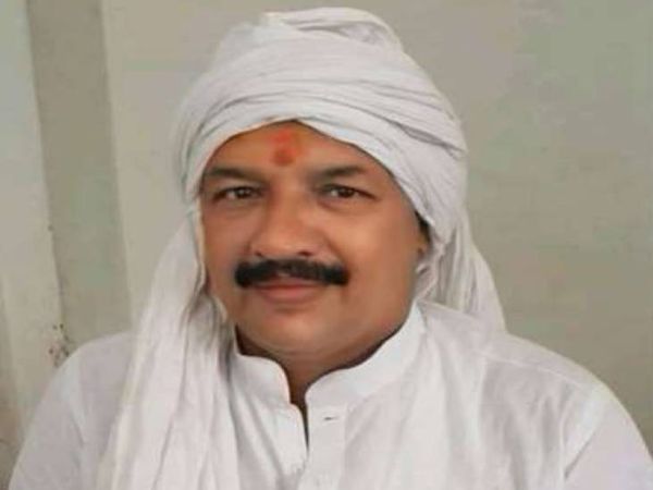 मंत्री नंदी पर बमकांड का आरोपी दिलीप मिश्रा।
