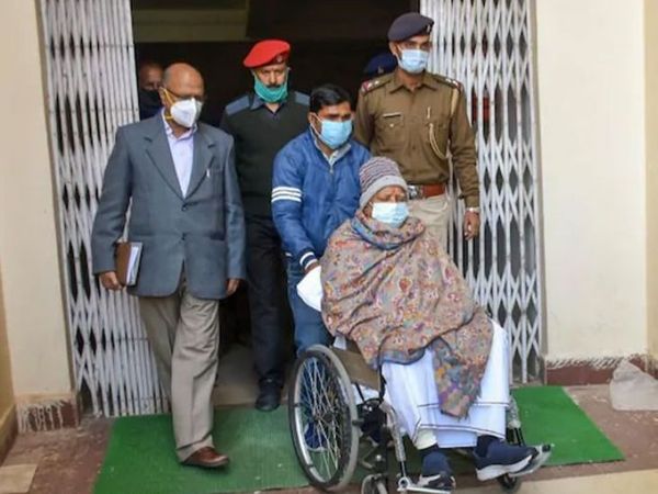 लालू यादव फिलहाल AIMS में एडमिट हैं। 23 जनवरी को उन्हें बेहतर इलाज के लिए RIMS से AIMS शिफ्ट किया गया था। (फाइल फोटो) - Dainik Bhaskar