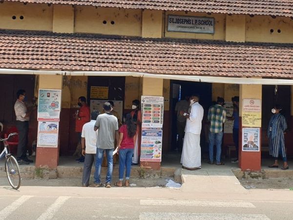 केरल में इस बार 73 फीसदी से ज्यादा मतदान हुआ है। जो पिछले बार की तुलना में कम है। 2016 में 77 फीसदी से ज्यादा वोटिंग हुई थी।