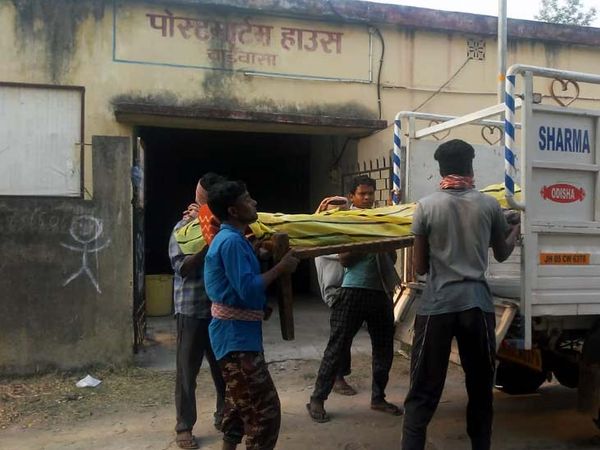 पुलिस ने आत्महत्या का मामला दर्ज कर शव को परिजनों के हवाले कर दिया। - Dainik Bhaskar
