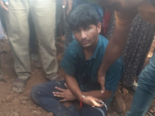 ग्रामीणों ने जब आरोपी से मां और भाई की हत्या की वजह पूछी तो उसने कहा कि उसे कुछ भी याद नहीं है। उलटा वह ग्रामीणों से ही पूछने लगा कि उसके परिवार के लोग कैसे हैं?