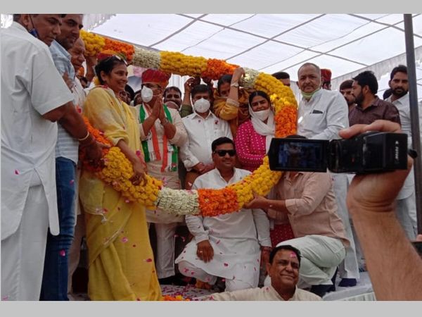 सुजानगढ़ में कांग्रेस प्रदेशाध्यक्ष की सभा में सामूहिक स्वागत।