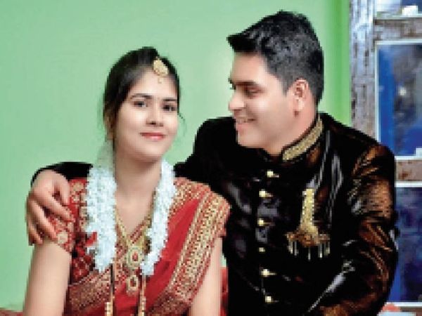 जांजगीर के शहीद दीपक भारद्वाज की शादी 2019 में हुई थी। - Dainik Bhaskar