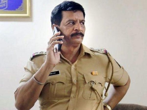 NIA यह पता लगाने की कोशिश कर रही है कि प्रदीप शर्मा को सचिन वझे के मंसूबों की जानकारी थी या नहीं।- फाइल फोटो। - Dainik Bhaskar