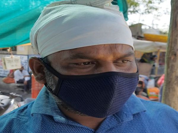 संतोष सिंह बोले - लाॅकडाउन के कारण मंडी ज्यादा भीड़ रही।