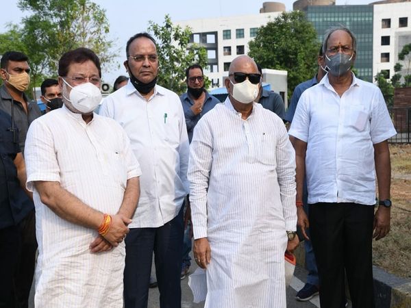भाजपा नेताओं ने कहा कि पूरी तरह से अवैध राजनीतिक मुलाकात थी, हमारा मकसद लोगों तक जरूरी सुविधाएं पहुंचाना है।