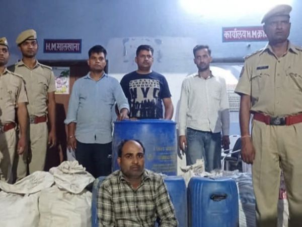 अवैध शराब के खिलाफ कार्रवाई:घर के पास मिली नकली शराब बनाने की फैक्ट्री, मौके से 350 लीटर स्प्रिट जब्त