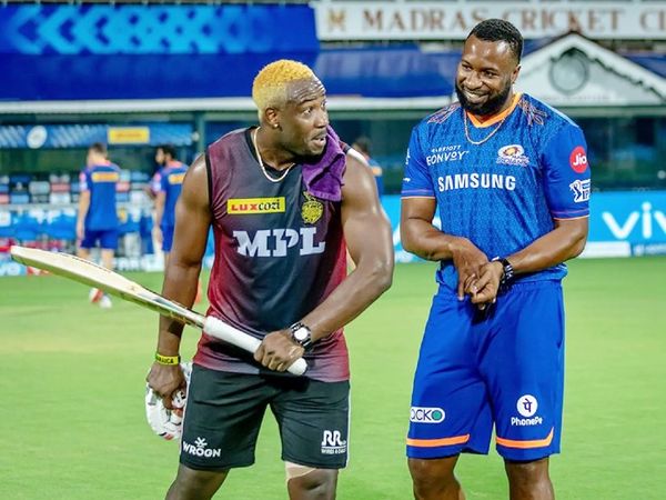 मैच से पहले KKR के आंद्रे रसेल और MI के कीरोन पोलार्ड कुछ इस अंदाज में दिखे। दोनों वेस्टइंडीज के दिग्गज ऑलराउंडर हैं।