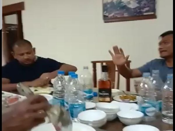 असम के प्रमुखों के साथ उनके कुछ समर्थक और सुरक्षाकर्मी भी पहुंचे हैं। चित्र जगदलपुर के रेस्ट हाउस की।