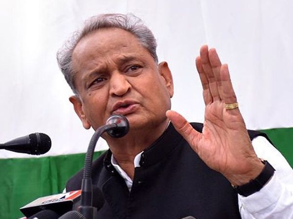 वैक्सीन पर फिर केंद्र-राज्य आमने-सामने:​​​​​​​ गहलोत ने लिखा- डॉ. हर्षवर्धन से वैक्सीन पर झूठा बयान देने की उम्मीद नहीं थी, राज्यों पर मिस मैनेजमेंट का आरोप गलत