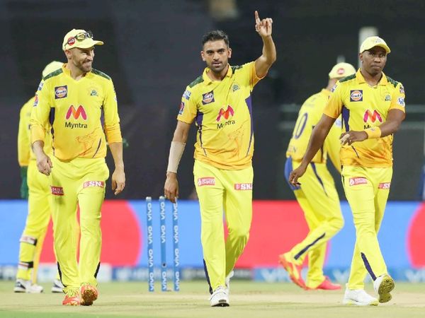 दीपक चाहर ने 4 ओवर में 13 रन देकर 4 विकेट लिए। एक मेडन ओवर भी डाला।
