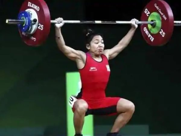 भारत की मीराबाई चानू ने एशियाई चैम्पियनशिप में स्नैच में 86 किग्रा के वेट उठाने के बाद क्लीन एवं जर्क में वर्ल्ड रिकॉर्ड बनाया, उन्होंने 119 किलो वेट उठाया। - Dainik Bhaskar
