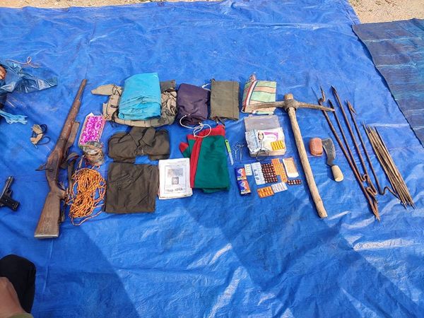 घटना स्थल से जवानों ने 9 एमएम पिस्टल, 1 देसी भरमार, 3 किलो की आईईडी, पिट्ठू, दवाई सहित अन्य सामान बरामद किया है।