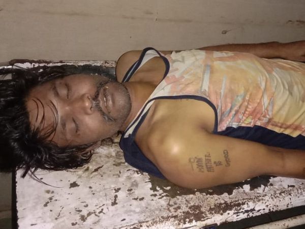 फिलहाल फांसी लगाने के कारण सामने नही आया है कुन्हाड़ी पुलिस मामले की जांच में जुटी है।