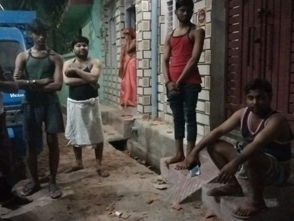 भरतपुर में दहशत की रात: सटोरिया और हिस्ट्रीशीटर में विवाद के बाद पथराव; वाहनों के साथ ही कई घर के शीशे टूटे, पौन घंटे बाद पहुंची पुलिस बिना कार्रवाई लौटी