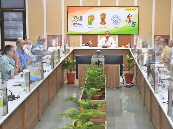 कोरोना पर आज गहलोत कैबिनेट की बैठक: 18+ के वैक्सीनेशन पर फैसला संभव, ऑक्सीजन और दवाओं की किल्लत दूर करने पर होगा मंथन; ऑक्सीजन सप्लाई मुख्य एजेंडा