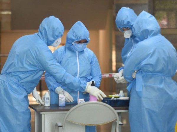 लॉकडाउन वाले जिलों में संक्रमण की रफ्तार भी कुछ कम होती दिख रही है, लेकिन संक्रमण का दायरा अब ग्रामीण क्षेत्रों में फैलने की आशंका बन रही है।