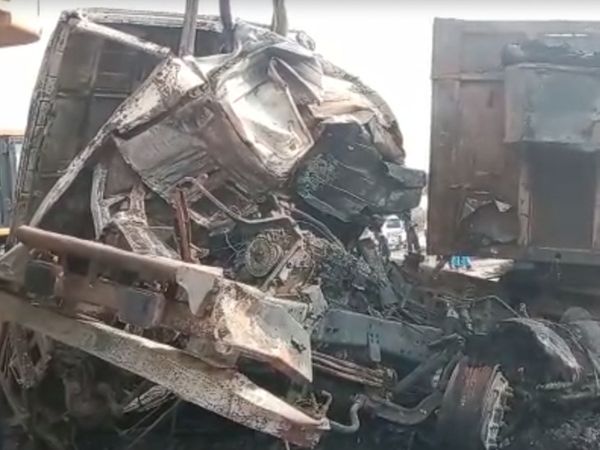 टैंकर चालक और उसका साथी केबिन में ही राख हो गए।