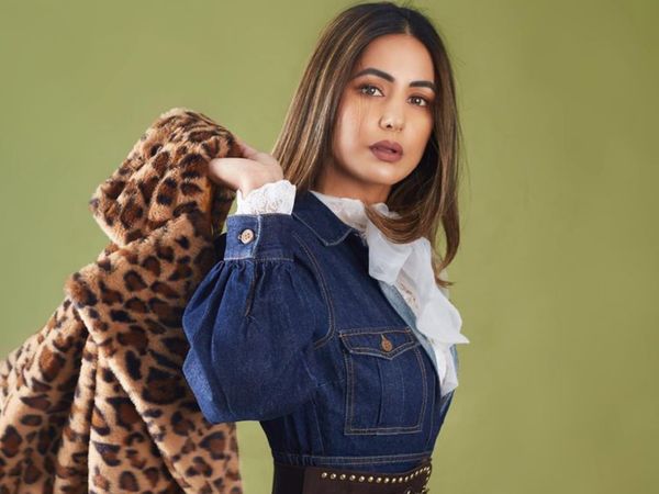 एक और मुसीबत: पिता की मौत के 6 दिन बाद हिना खान की कोरोना रिपोर्ट आई पॉजिटिव, टीम हिना ने सोशल मीडिया पर शेयर किया