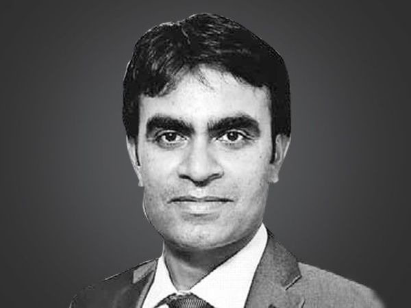 डॉ. चंद्रकांत लहारिया ने कहा- 1918 में स्पैनिश फ्लू महामारी में भी दूसरी-तीसरी लहर ज्यादा जानलेवा रही थी - Dainik Bhaskar