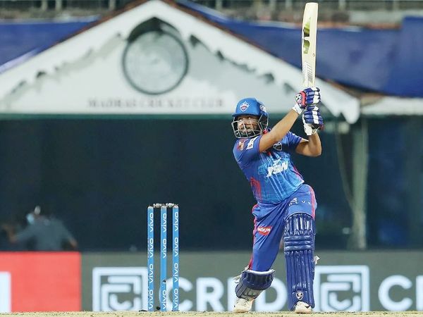 पृथ्वी शॉ ने IPL में अपनी 8वीं फिफ्टी लगाई। उन्होंने 39 बॉल पर 53 रन की पारी खेली।