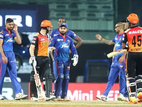 दूसरा मैच दिल्ली कैपिटल्स और सनराइजर्स हैदराबाद के बीच टाई रहा। सुपर ओवर के दौरान दिल्ली के कप्तान ऋषभ पंत और हैदराबाद के केन विलियम्सन के बीच कुछ बहस हुई।