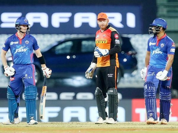 दिल्ली के कप्तान ऋषभ पंत ने 37 और स्टीव स्मिथ ने 34 रन बनाए। दोनों के बीच तीसरे विकेट के लिए 42 बॉल पर 58 रन की पार्टनरशिप हुई।