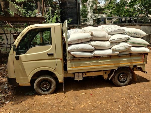 खाद्य विभाग के अफसरों ने कहा कि ये वाहन बनाने कर लिया गया है।