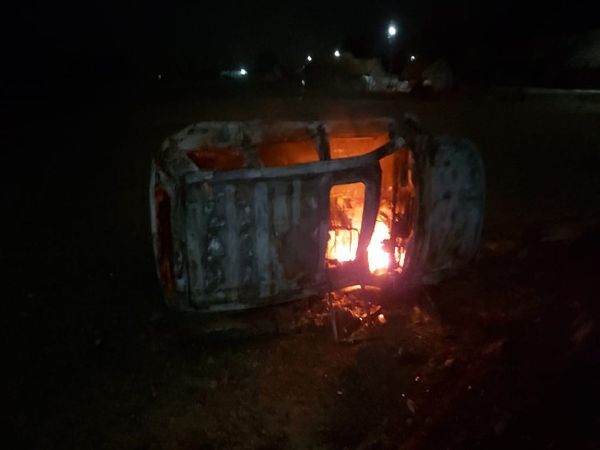 उत्तर प्रदेश के बलरामपुर जिले की नवानगर जिला पंचायत सीट पर वर्चस्व की जंग को लेकर हिंसा हुई। - Dainik Bhaskar