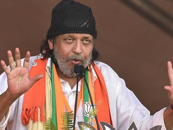 दो दिन पहले ही तृणमूल कांग्रेस की नेता सौगता रॉय ने मिथुन चक्रवर्ती पर कोविड प्रोटोकॉल तोड़ने का आरोप लगाया था। - Dainik Bhaskar