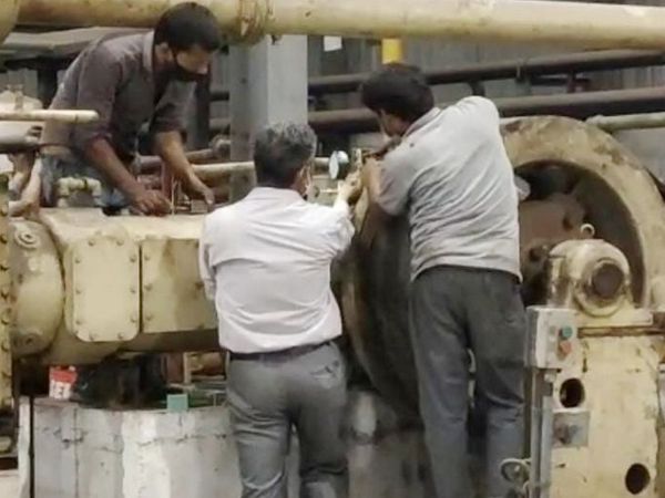 150 लोगों ने रात दिन काम कर प्लांट को तैयार किया।