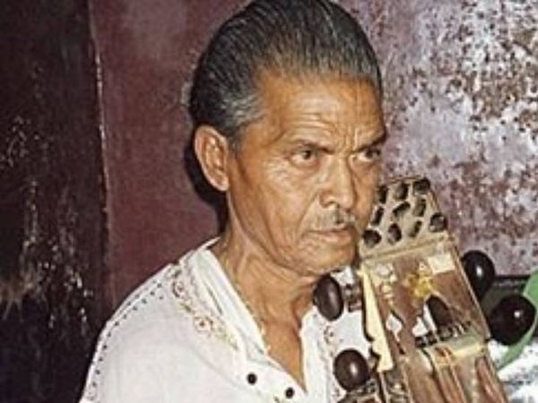 श्याम मुंशी जी के गुरु सारंगी नवाज उस्ताद अब्दुल लतीफ खां।