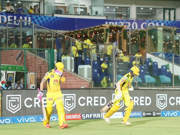 172 रन के टारगेट का पीछा करते हुए चेन्नई की शुरुआत बेहद शानदार रही। ओपनर ऋतुराज गायकवाड़ और फाफ डुप्लेसिस ने 129 रन की ओपनिंग पार्टनरशिप की।