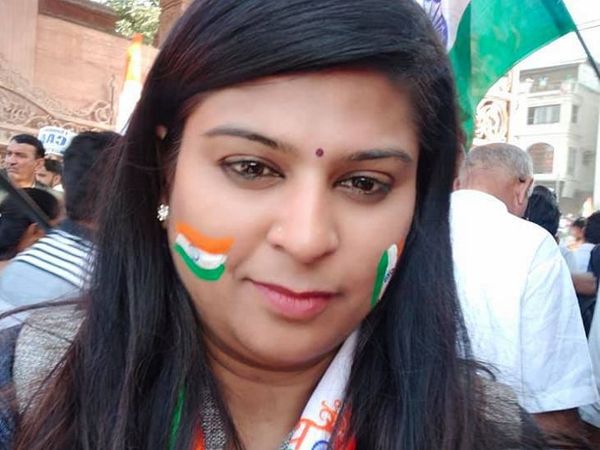 जोशी महिला मोर्चा में प्रदेश मंत्री के साथ इंदौर उज्जैन संभाग की प्रभारी भी रही हैं।