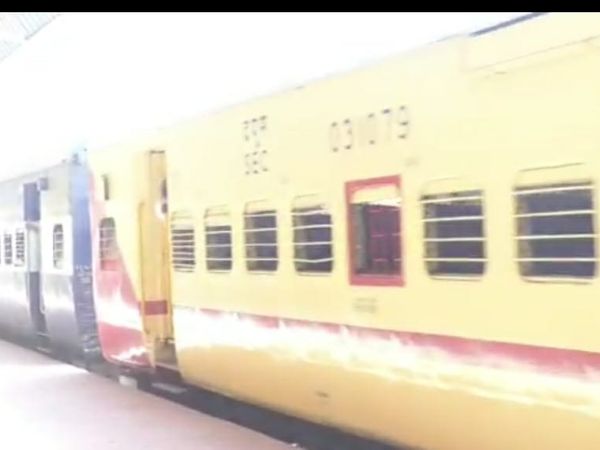 Chhindwara-Nagpur passenger will not run from today, railway administration issued letter, train will remain closed till further orders | आज से नहीं दौड़ेगी छिंदवाड़ा-नागपुर पैसेंजर, रेलवे प्रशासन ने जारी किया पत्र, आगामी आदेश तक बंद रहेगी ट्रेन