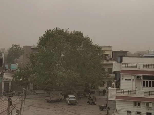 शहरी क्षेत्र में अंधड़ के कारण � - Dainik Bhaskar