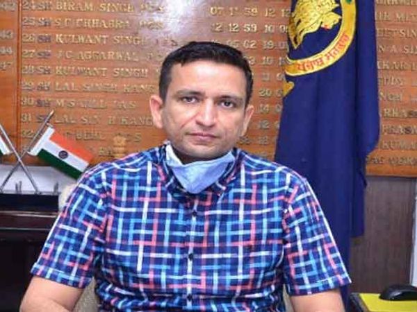 DC घनश्याम थोरी ने कहा कि अगर किसी दुकान पर भीड़ हुई तो पुलिस कार्रवाई करेगी। - Dainik Bhaskar