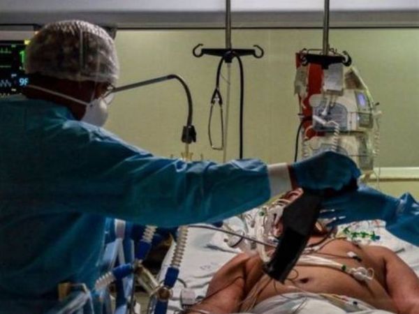 नाक में सूजन या अधिक दर्द हो या फिर आंखों में धुंधला दिखाई दे तो डॉक्टर से तुरंत सलाह लेनी चाहिए।